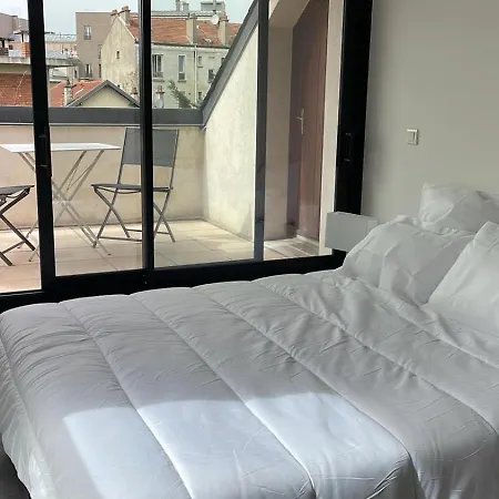 Villa, Centre-ville, Paris, Disneyland, Ascenseur, Parkings *